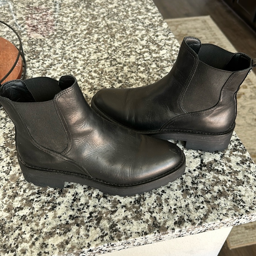 Sam Edelman Black Chelsea Boots - Women’s Size 9